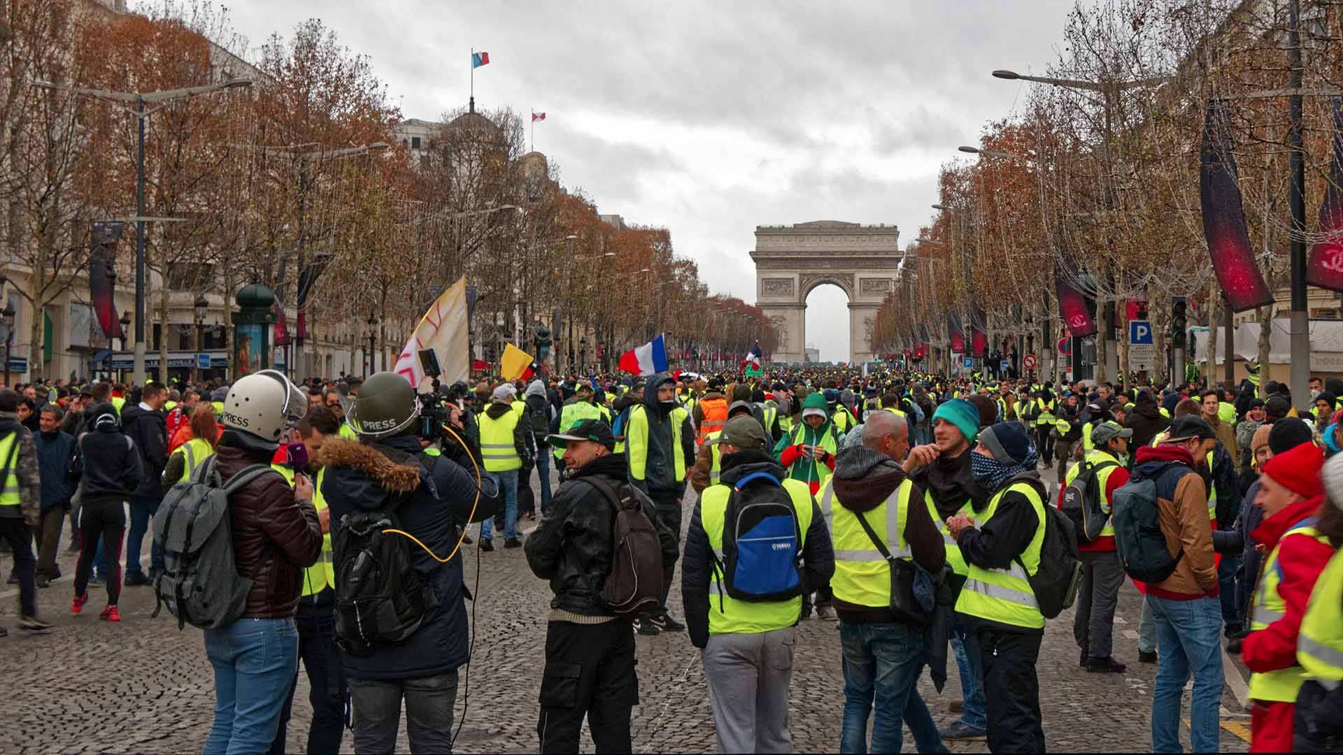 Manifestation des Gilets jaunes à PARIS sur les Champs Elysées le 1-dec-2018